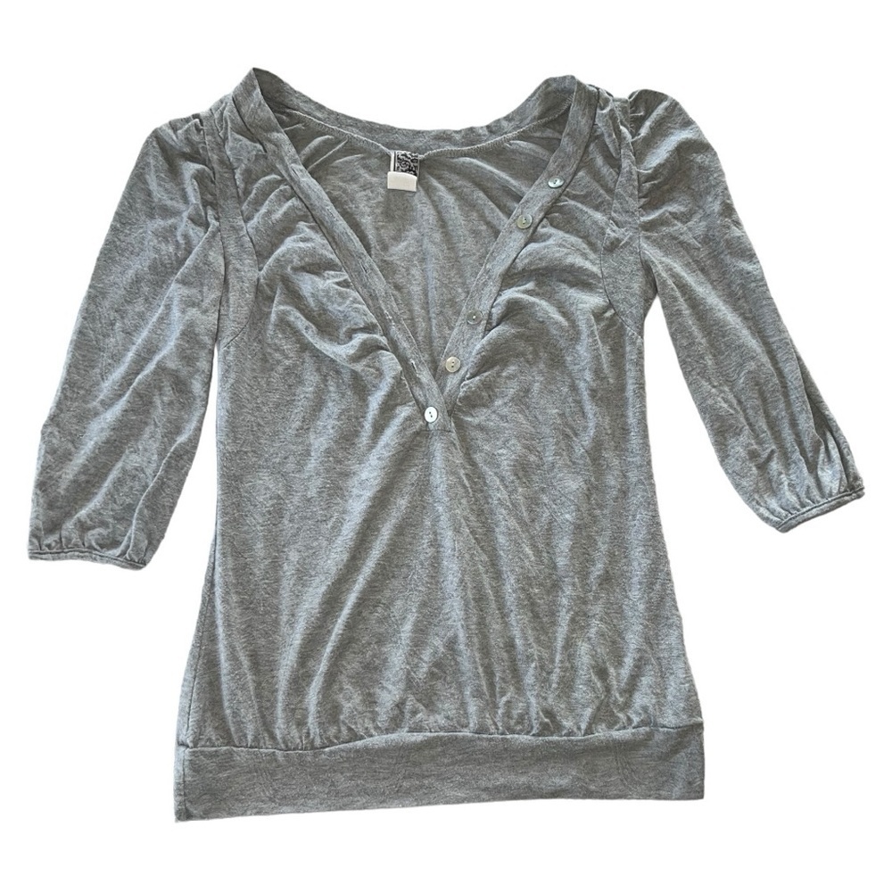 BKE The Buckle Y2K VINTAGE Light Gray Mid-Sleeve Top with Buttons Size Medium